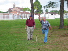 LLoyd & Joe Horseshoe