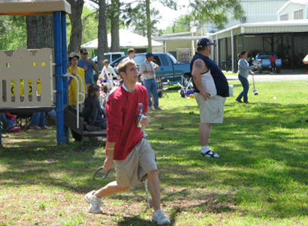 Lee pitches